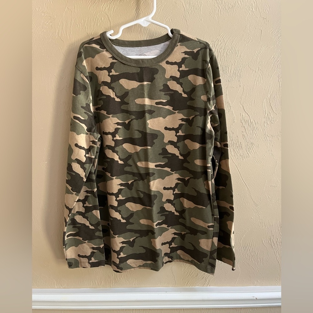 Camouflage boys long sleeve tee